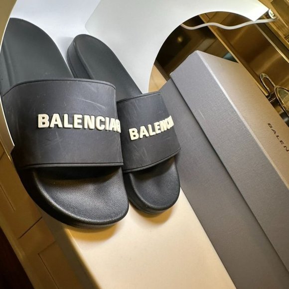 BALENCIAGA MEN\'S POOL SLIDE SANDAL IN BLACK/WHITE main image 6